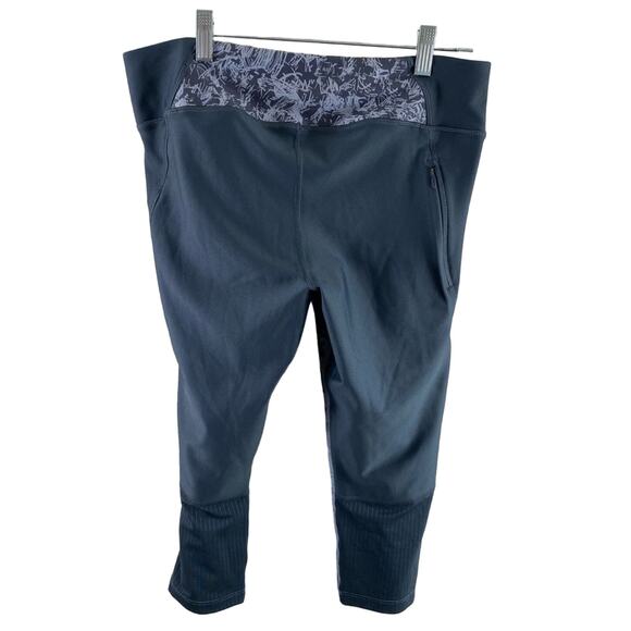 Under Armour Gray White Patterned Heat Gear Capri Compression Leggings Size L - Picture 2 of 6